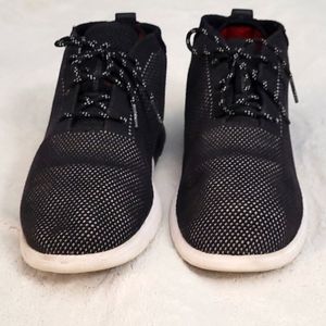 UGG Freamon Hyperweave Chukka Size 8EEE